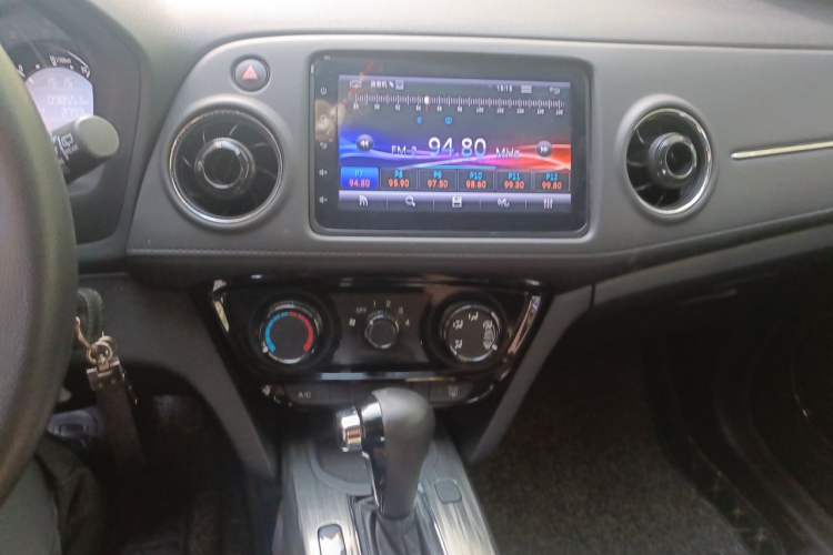 Used Honda XR-V 2017 1.5L LXi CVT Classic Edition Audio And AC Panel