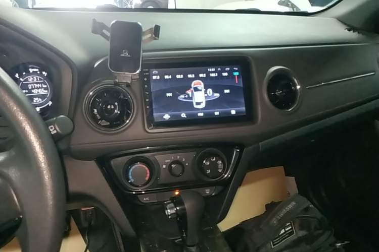 Used Honda XR-V 2017 1.5L LXi CVT Classic Edition Audio And AC Panel