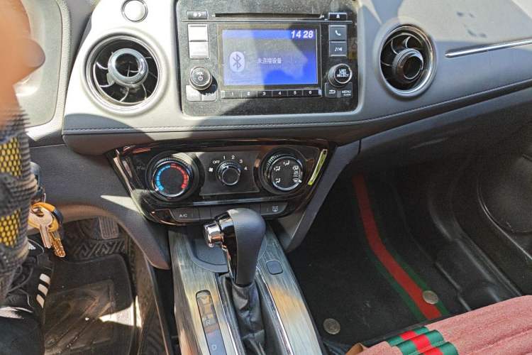 Used Honda XR-V 2017 1.5L LXi CVT Classic Edition Audio And AC Panel