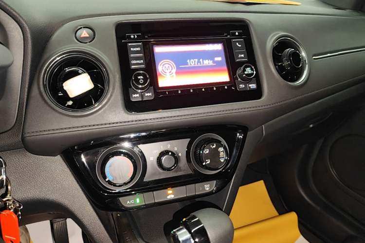 Used Honda XR-V 2017 1.5L LXi CVT Classic Edition Audio And AC Panel