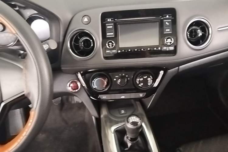 Used Honda XR-V 2017 1.8L EXi Manual Comfort Edition Audio And AC Panel