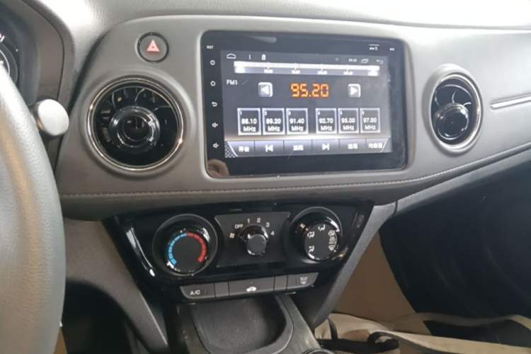 Used Honda XR-V 2017 1.5L LXi Manual Classic Edition Audio And AC Panel