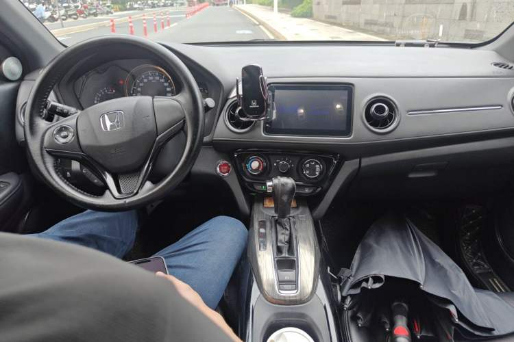 Used Honda XR-V 2017 1.8L EXi CVT Comfort Version Center Console