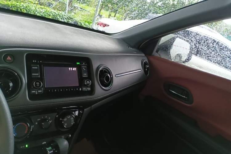 Used Honda XR-V 2017 1.8L EXi CVT Comfort Version Center Console