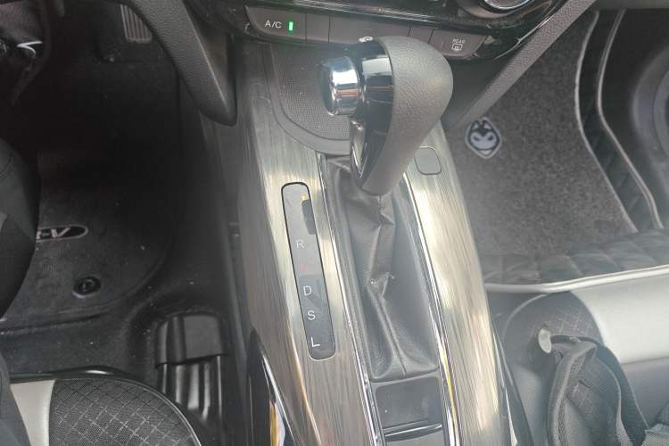 Used Honda XR-V 2017 1.5L LXi CVT Classic Edition Gear Lever