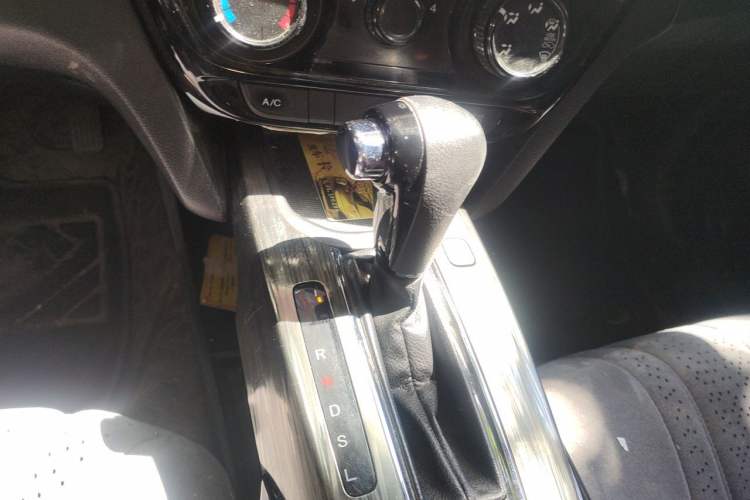 Used Honda XR-V 2017 1.5L LXi CVT Classic Edition Gear Lever