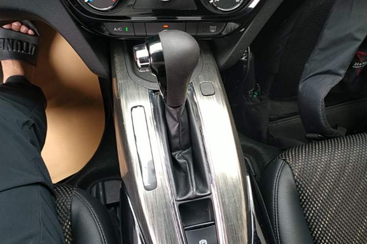 Used Honda XR-V 2017 1.5L LXi CVT Classic Edition Gear Lever