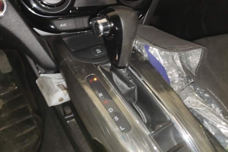 Used Honda XR-V 2017 1.8L EXi CVT Comfort Version Gear Lever