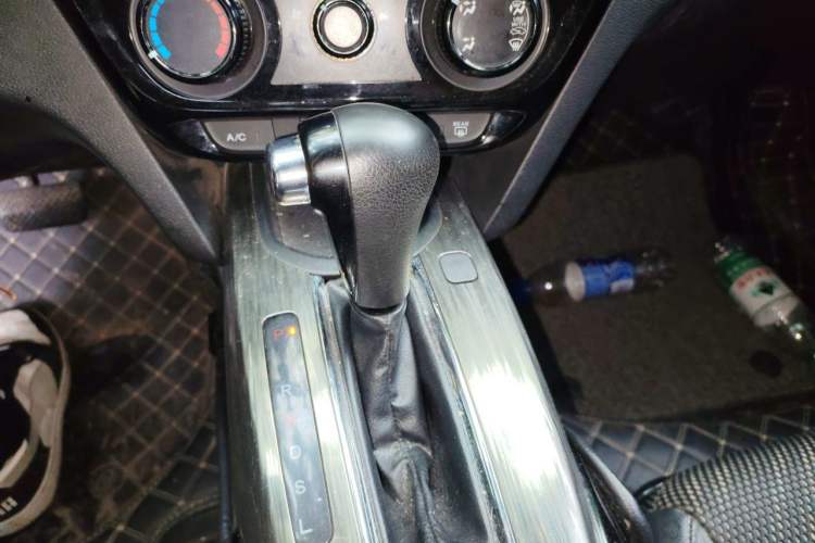 Used Honda XR-V 2017 1.5L LXi CVT Classic Edition Gear Lever