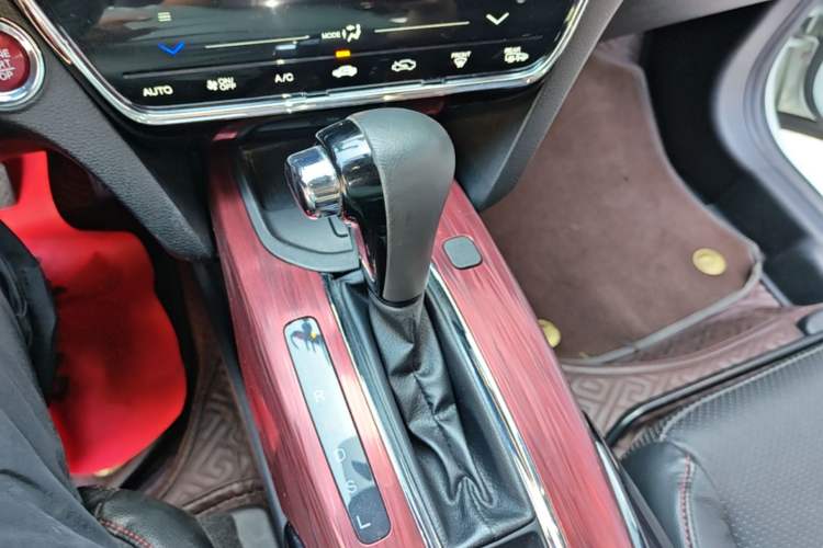 Used Honda XR-V 2017 1.8L VTi CVT Luxury Edition Gear Lever
