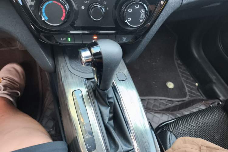Used Honda XR-V 2017 1.5L LXi CVT Classic Edition Gear Lever