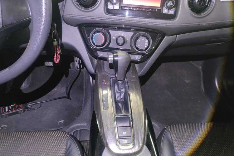Used Honda XR-V 2017 1.5L LXi CVT Classic Edition Gear Lever