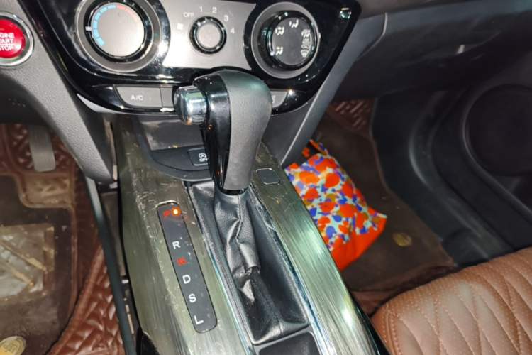 Used Honda XR-V 2017 1.8L EXi CVT Comfort Version Gear Lever