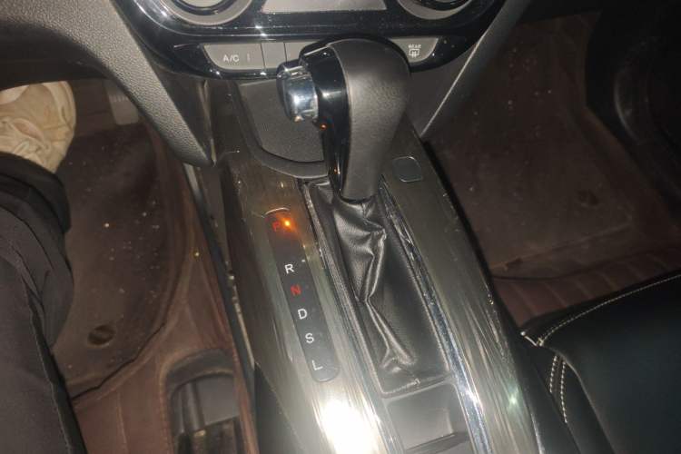 Used Honda XR-V 2017 1.5L LXi CVT Classic Edition Gear Lever