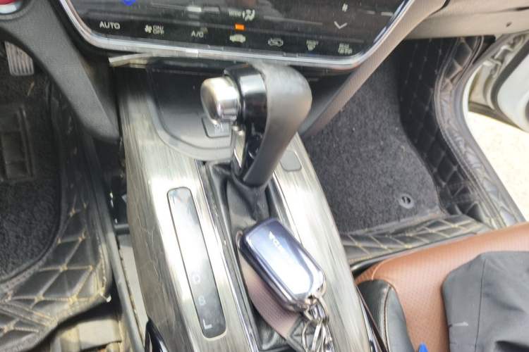 Used Honda XR-V 2017 1.8L VTi CVT Luxury Edition Gear Lever
