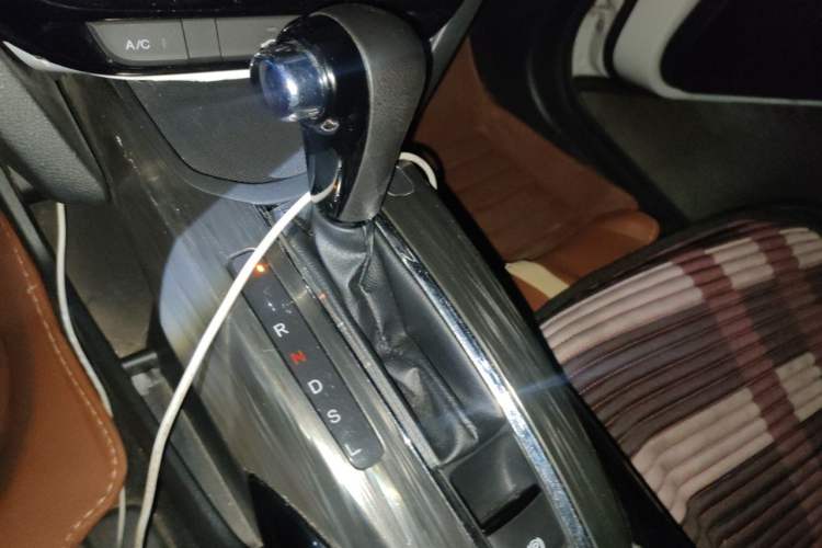 Used Honda XR-V 2017 1.5L LXi CVT Classic Edition Gear Lever