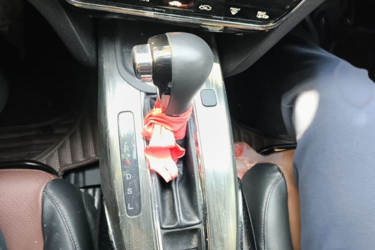 Used Honda XR-V 2017 1.8L VTi CVT Luxury Edition Gear Lever