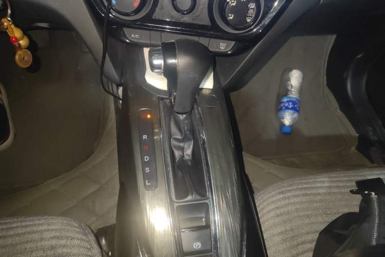 Used Honda XR-V 2017 1.5L LXi CVT Classic Edition Gear Lever