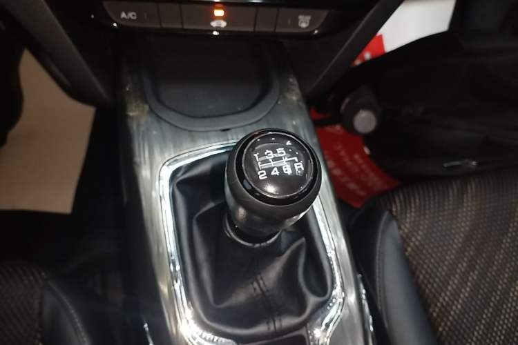 Used Honda XR-V 2017 1.5L LXi Manual Classic Edition Gear Lever