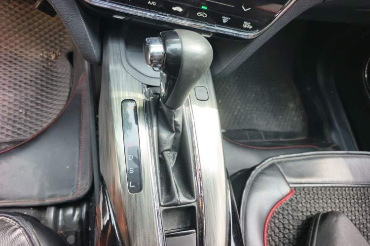 Used Honda XR-V 2017 1.8L VTi CVT Luxury Edition Gear Lever