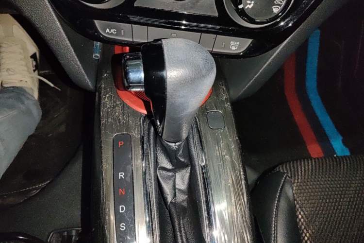 Used Honda XR-V 2017 1.5L LXi CVT Classic Edition Gear Lever