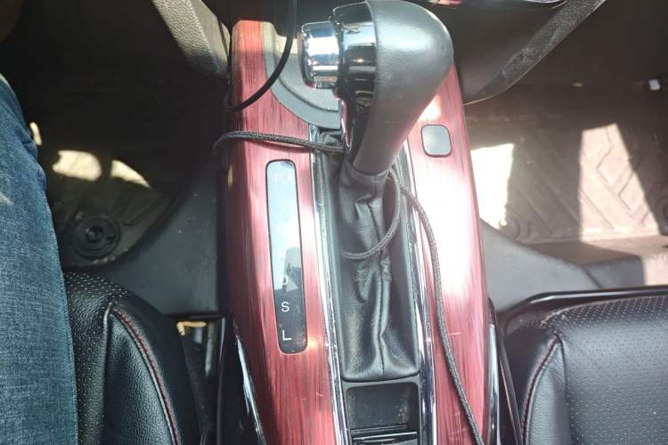 Used Honda XR-V 2017 1.8L VTi CVT Luxury Edition Gear Lever