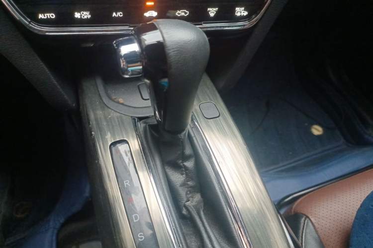 Used Honda XR-V 2017 1.8L VTi CVT Luxury Edition Gear Lever