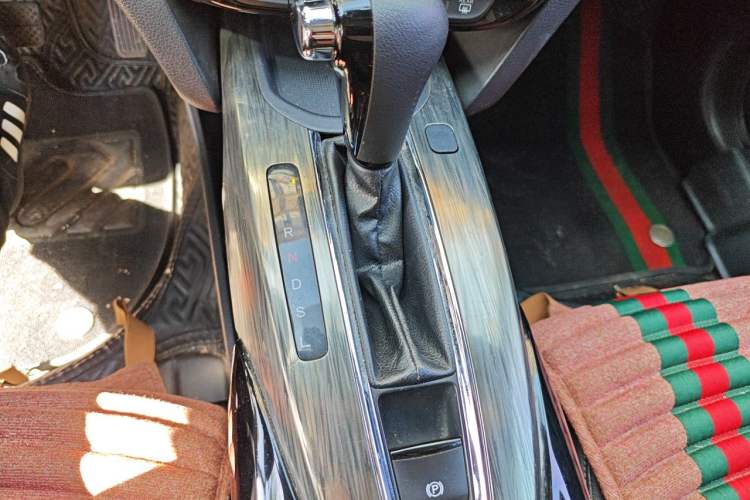 Used Honda XR-V 2017 1.5L LXi CVT Classic Edition Gear Lever
