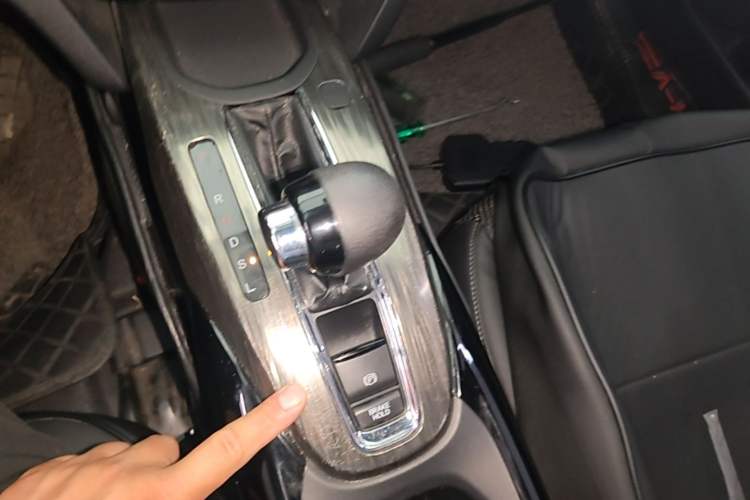 Used Honda XR-V 2017 1.5L LXi CVT Classic Edition Gear Lever