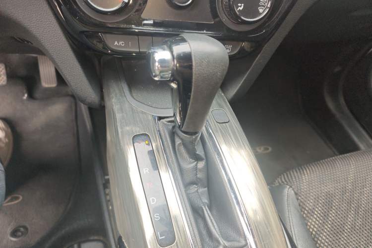 Used Honda XR-V 2017 1.5L LXi CVT Classic Edition Gear Lever
