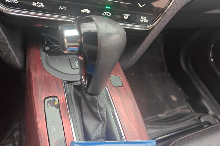 Used Honda XR-V 2017 1.8L VTi CVT Luxury Edition Gear Lever