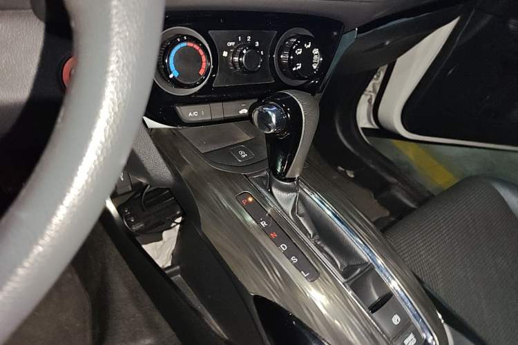 Used Honda XR-V 2017 1.8L EXi CVT Comfort Version Gear Lever