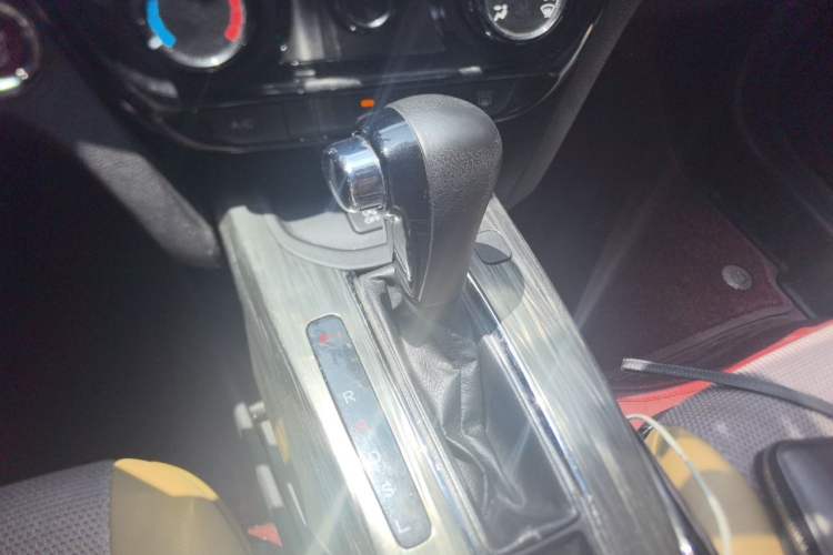 Used Honda XR-V 2017 1.8L EXi CVT Comfort Version Gear Lever