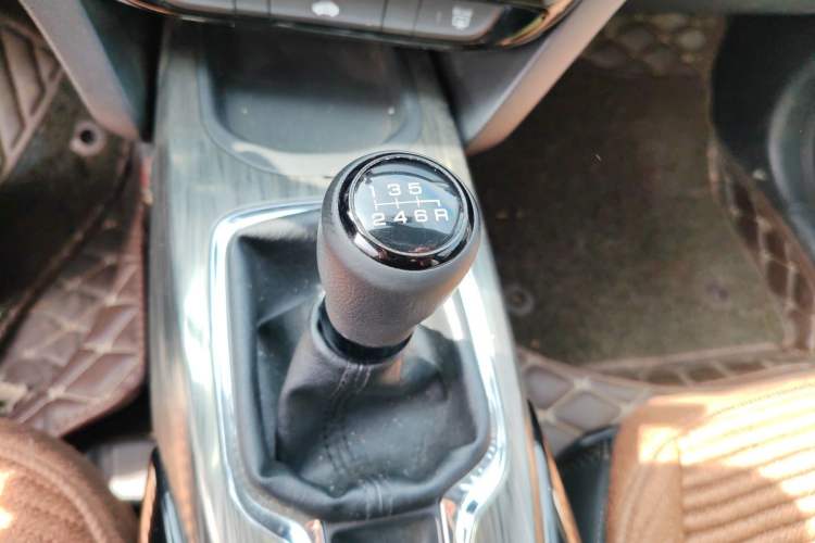 Used Honda XR-V 2017 1.5L LXi Manual Classic Edition Gear Lever