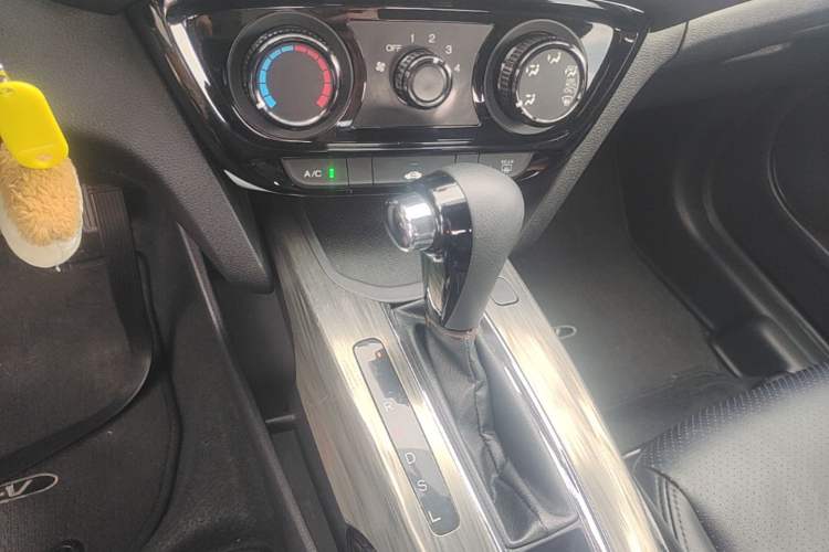 Used Honda XR-V 2017 1.5L LXi CVT Classic Edition Gear Lever
