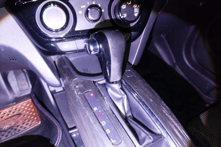 Used Honda XR-V 2017 1.5L LXi CVT Classic Edition Gear Lever