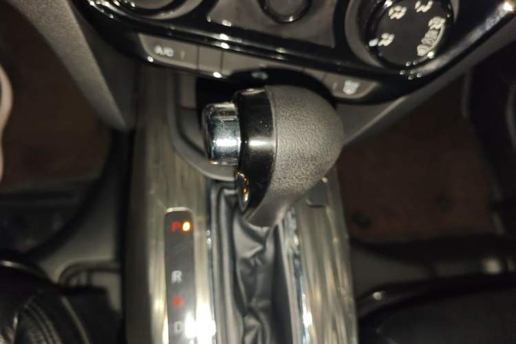 Used Honda XR-V 2017 1.8L EXi CVT Comfort Version Gear Lever