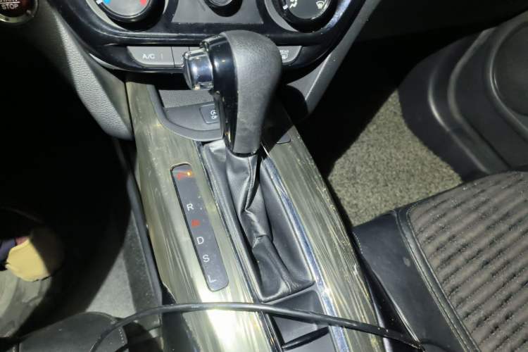 Used Honda XR-V 2017 1.8L EXi CVT Comfort Version Gear Lever