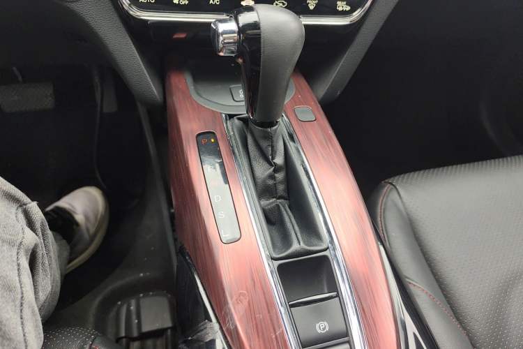 Used Honda XR-V 2017 1.8L VTi CVT Luxury Edition Gear Lever
