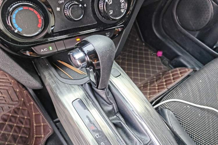 Used Honda XR-V 2017 1.5L LXi CVT Classic Edition Gear Lever