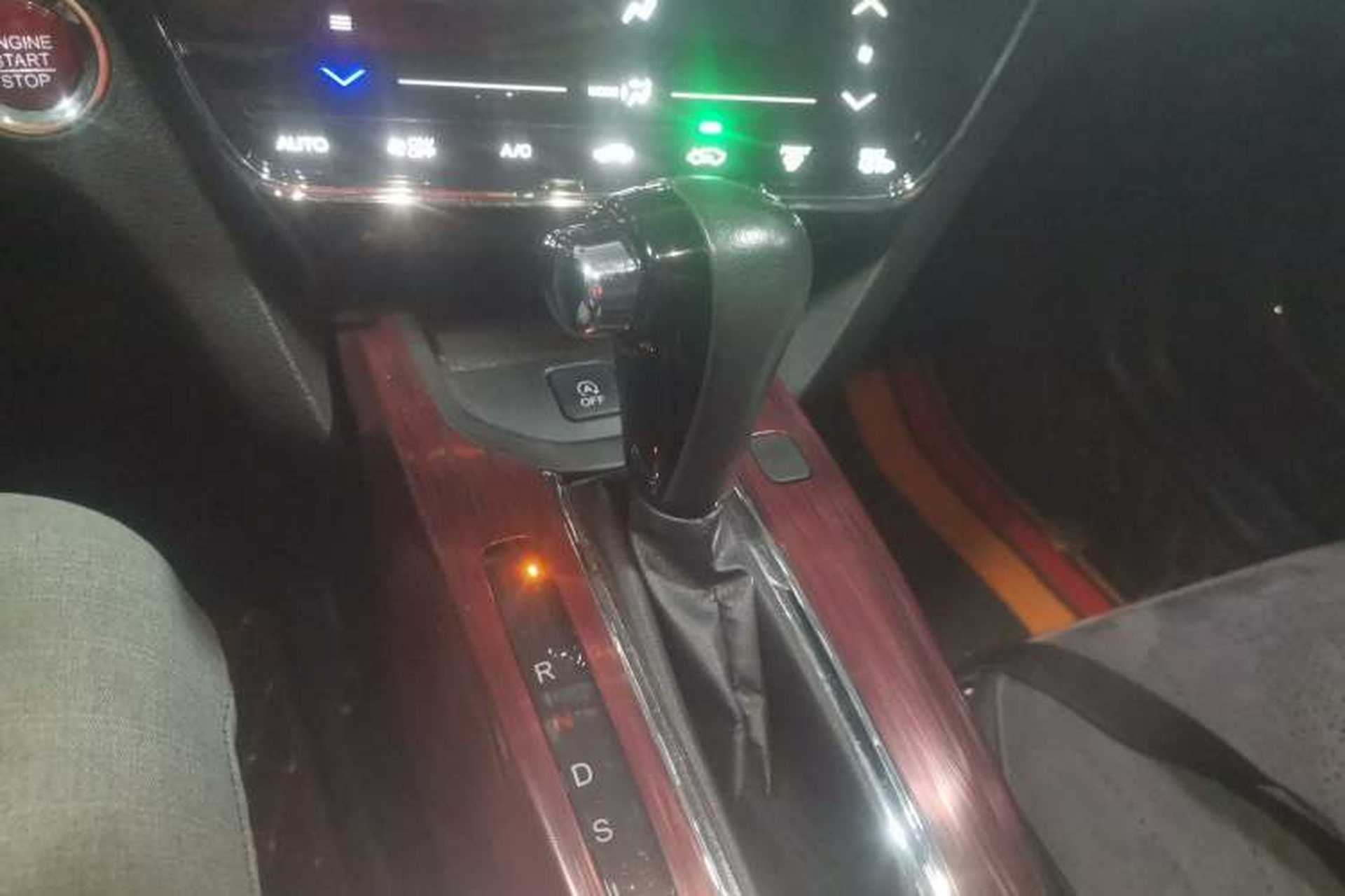 Used Honda XR-V 2017 1.8L VTi CVT Luxury Edition Gear Lever