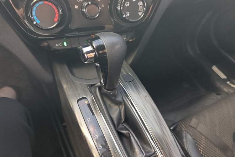 Used Honda XR-V 2017 1.5L LXi CVT Classic Edition Gear Lever
