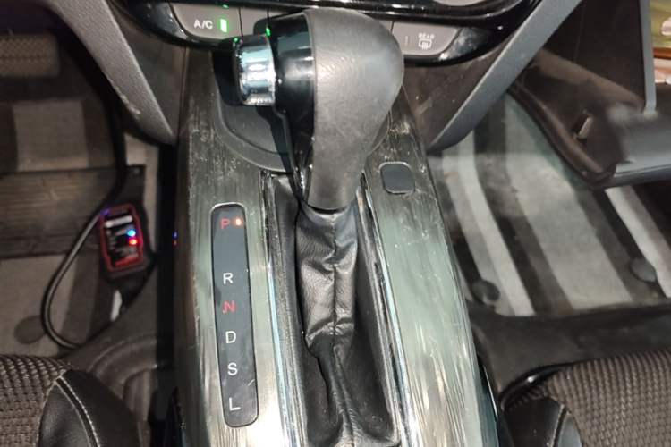 Used Honda XR-V 2017 1.8L EXi CVT Comfort Version Gear Lever