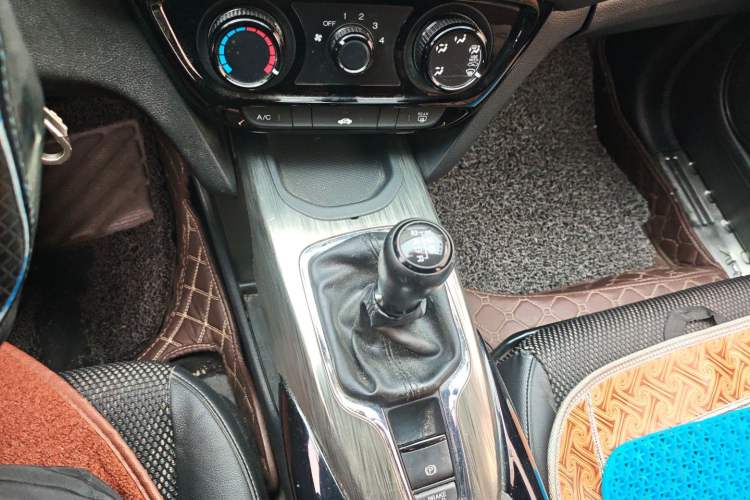 Used Honda XR-V 2017 1.5L LXi Manual Classic Edition Gear Lever