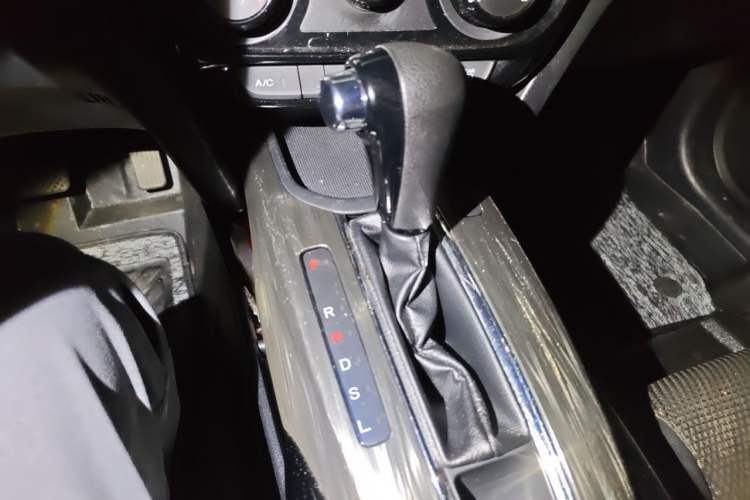 Used Honda XR-V 2017 1.5L LXi CVT Classic Edition Gear Lever