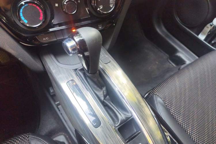 Used Honda XR-V 2017 1.5L LXi CVT Classic Edition Gear Lever