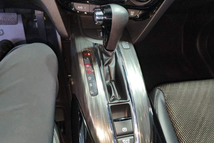 Used Honda XR-V 2017 1.8L EXi CVT Comfort Version Gear Lever