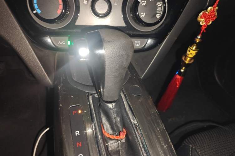 Used Honda XR-V 2017 1.5L LXi CVT Classic Edition Gear Lever