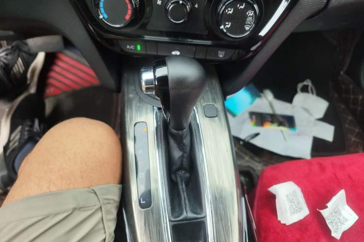 Used Honda XR-V 2017 1.5L LXi CVT Classic Edition Gear Lever