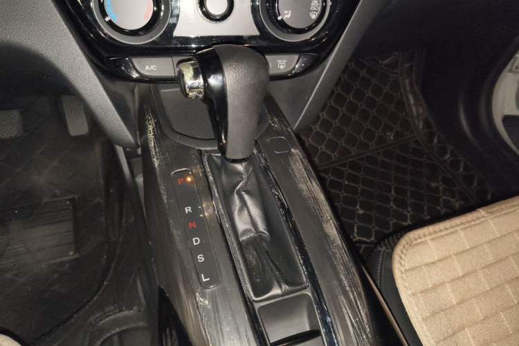 Used Honda XR-V 2017 1.5L LXi CVT Classic Edition Gear Lever